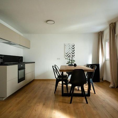 Oldtown Studio Apartment With 2 Bathrooms Dusseldorf Exterior photo